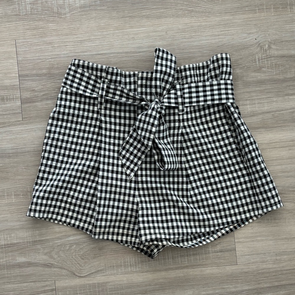 Paper bag style checkered shorts